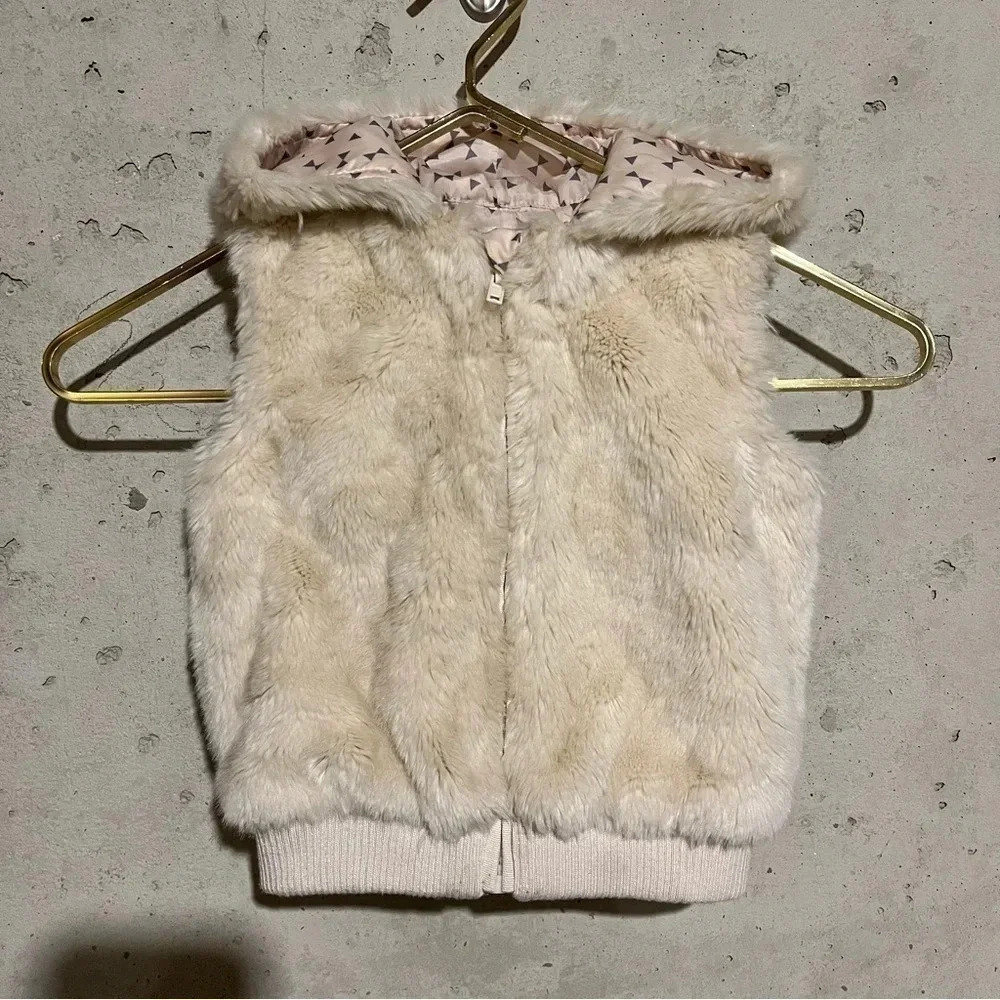 H&M Baby Hooded Faux Fur Vest With Ears Beige Size 18 - 24 Months - Picture 1 of 6
